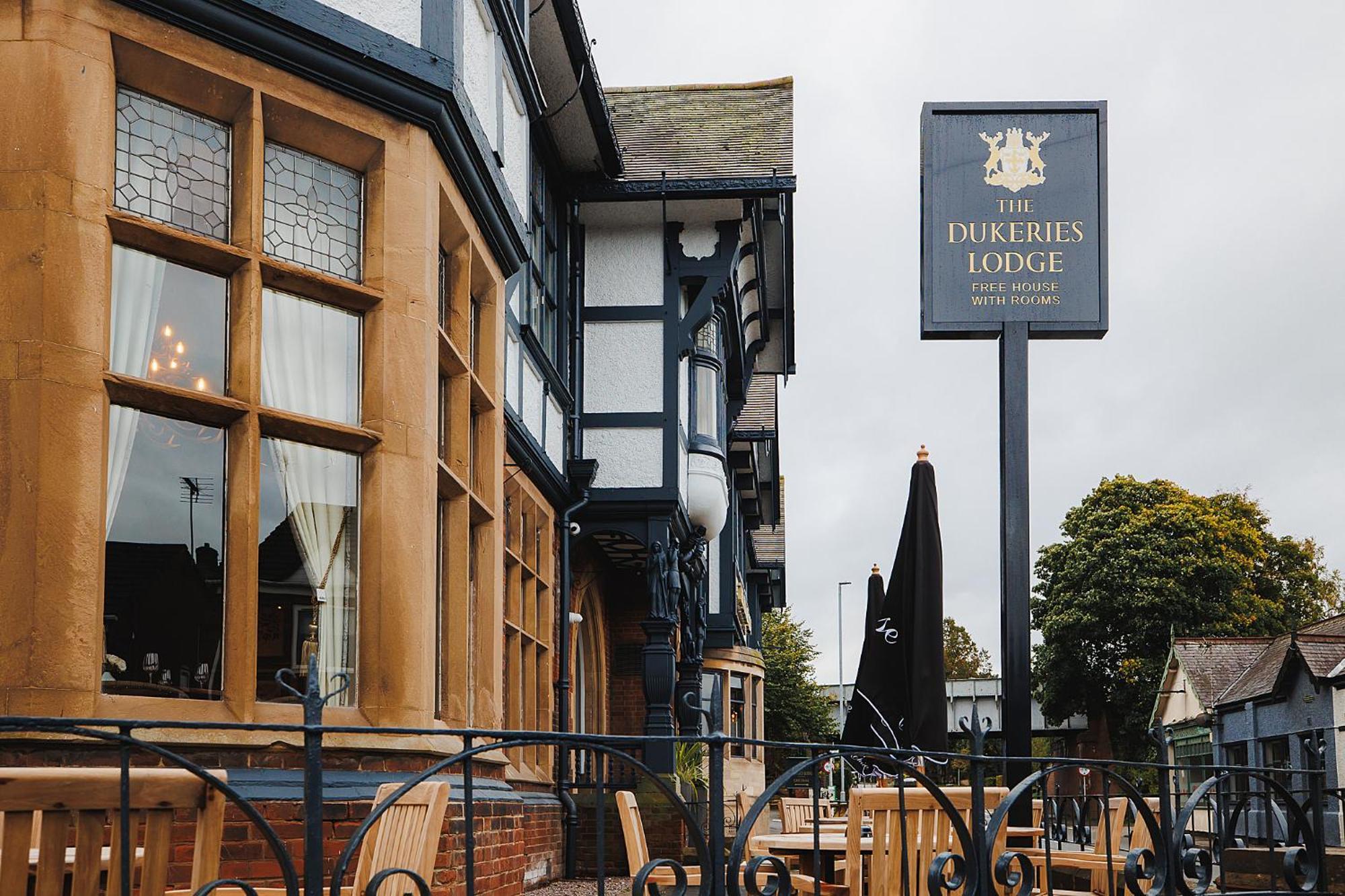 The Dukeries Lodge, Edwinstowe, Nottinghamshire المظهر الخارجي الصورة
